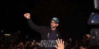 Hrithik visits local theatre4