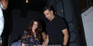 Akshay twinkle1