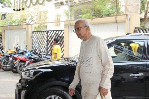 Aishwarya Rai Bachchan's father's thirteenth day prayer meeting