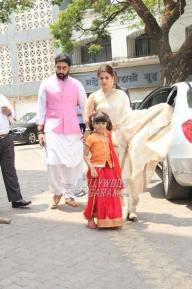 Aishwarya Rai Bachchan's father's thirteenth day prayer meeting