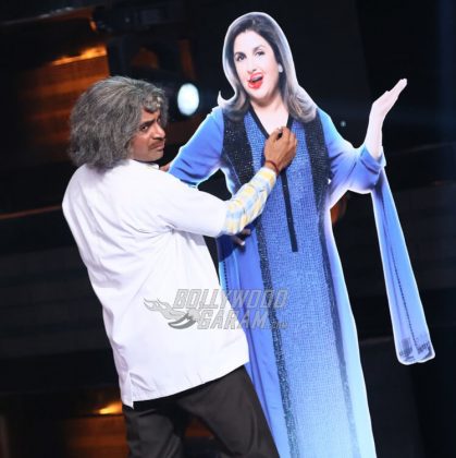 Sunil Grover as Dr. Mashoor Gulati and Rinku Bhabhi on Indian Idol S9 Grand Finale