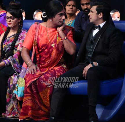 Sunil Grover as Dr. Mashoor Gulati and Rinku Bhabhi on Indian Idol S9 Grand Finale